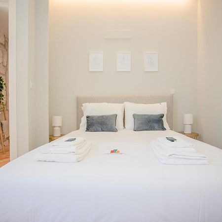 Liiiving In Porto - Aliados Stone Apartment Εξωτερικό φωτογραφία