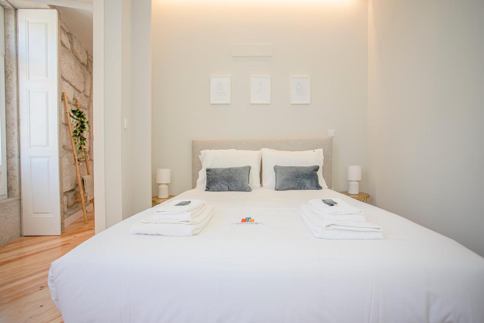 Liiiving In Porto - Aliados Stone Apartment Εξωτερικό φωτογραφία