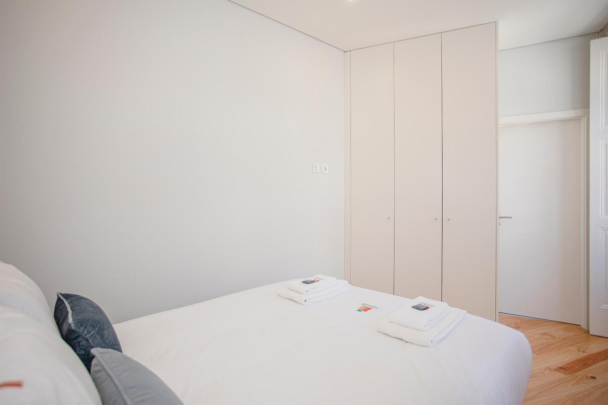 Liiiving In Porto - Aliados Stone Apartment Εξωτερικό φωτογραφία