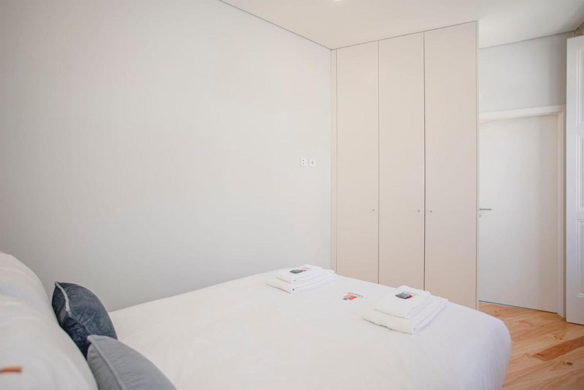 Liiiving In Porto - Aliados Stone Apartment Εξωτερικό φωτογραφία